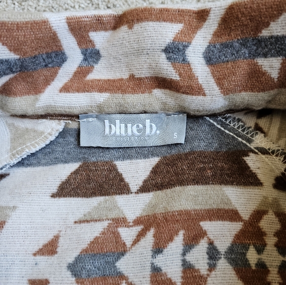 Aztec Pullover - Picture 3 of 4